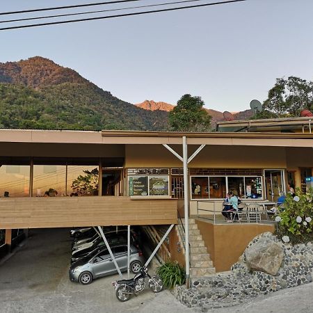 Hotel Uran Rivas 외부 사진