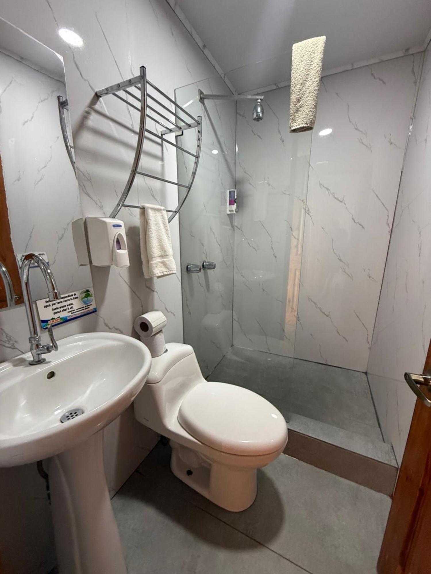 Hotel Uran Rivas 외부 사진