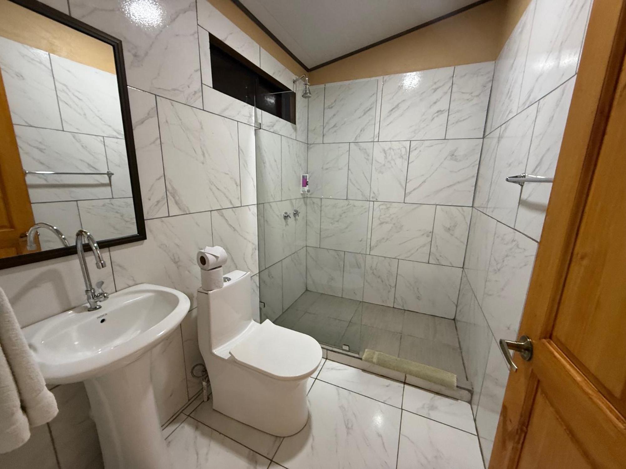 Hotel Uran Rivas 외부 사진